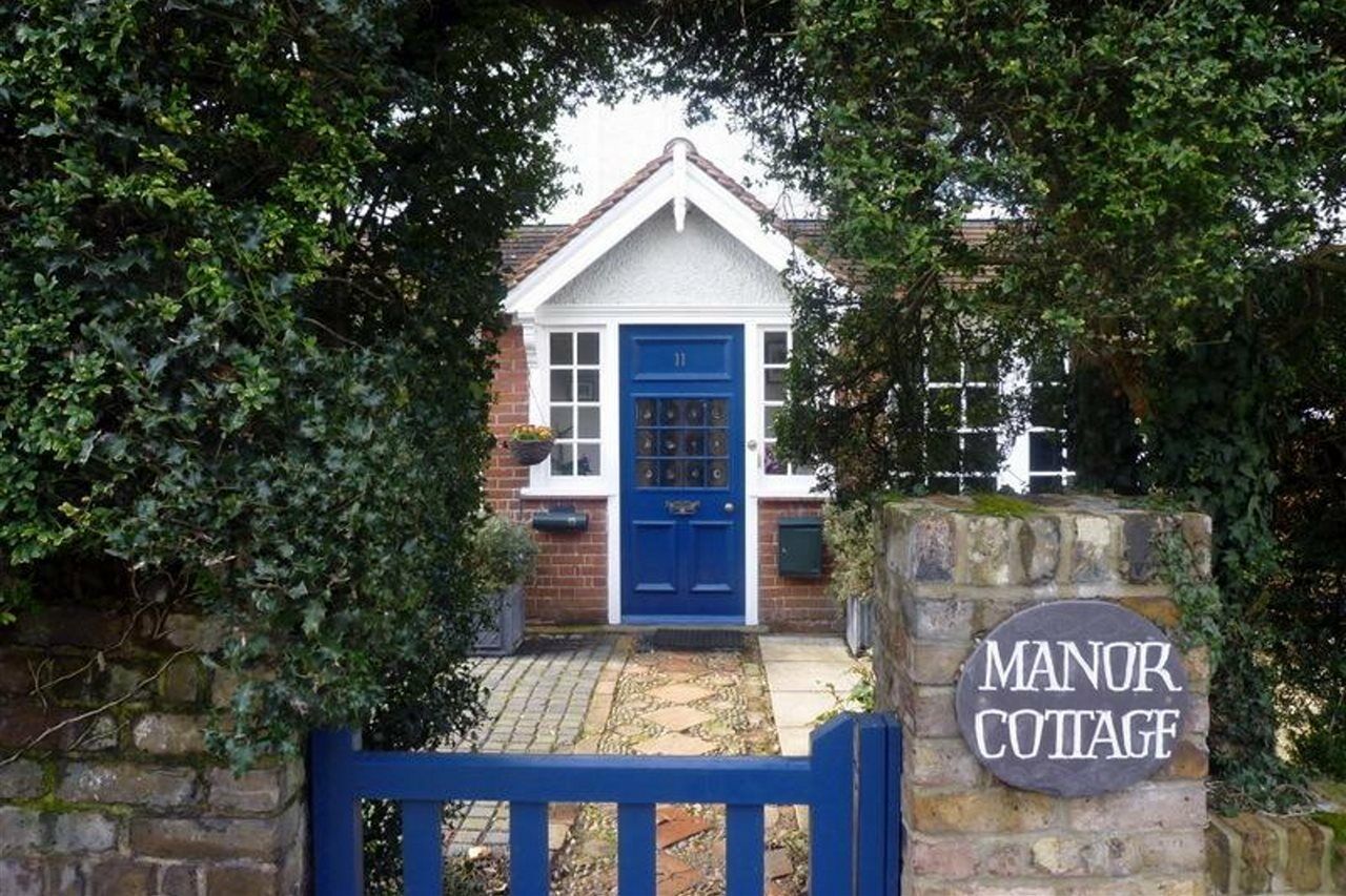 Manor Cottage Bed And Breakfast Windsor Exterior foto